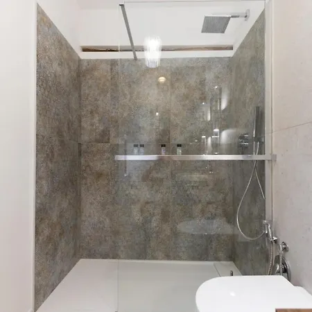 Проживание в семье Casa Zio Lele *